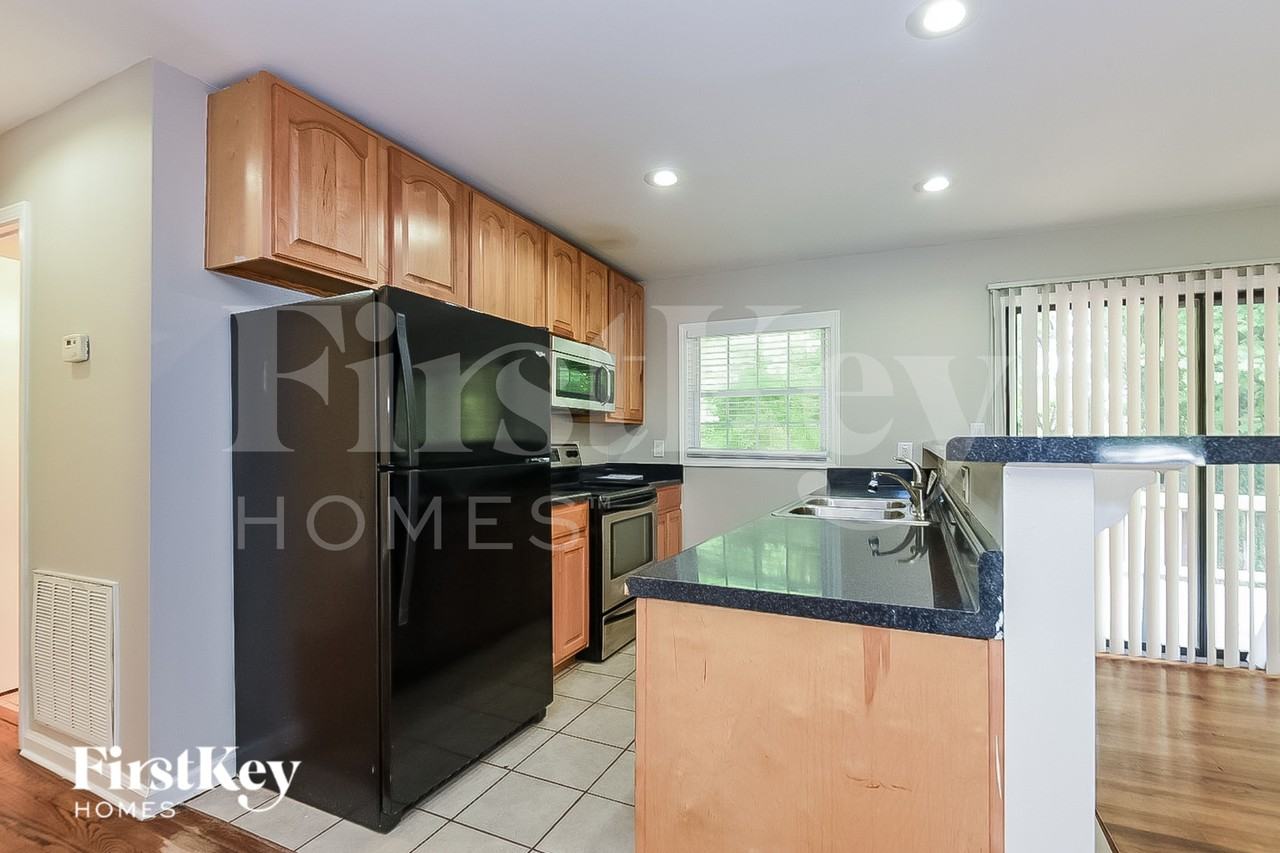 2340 Melody Ln Nw - Photo 7 of 15