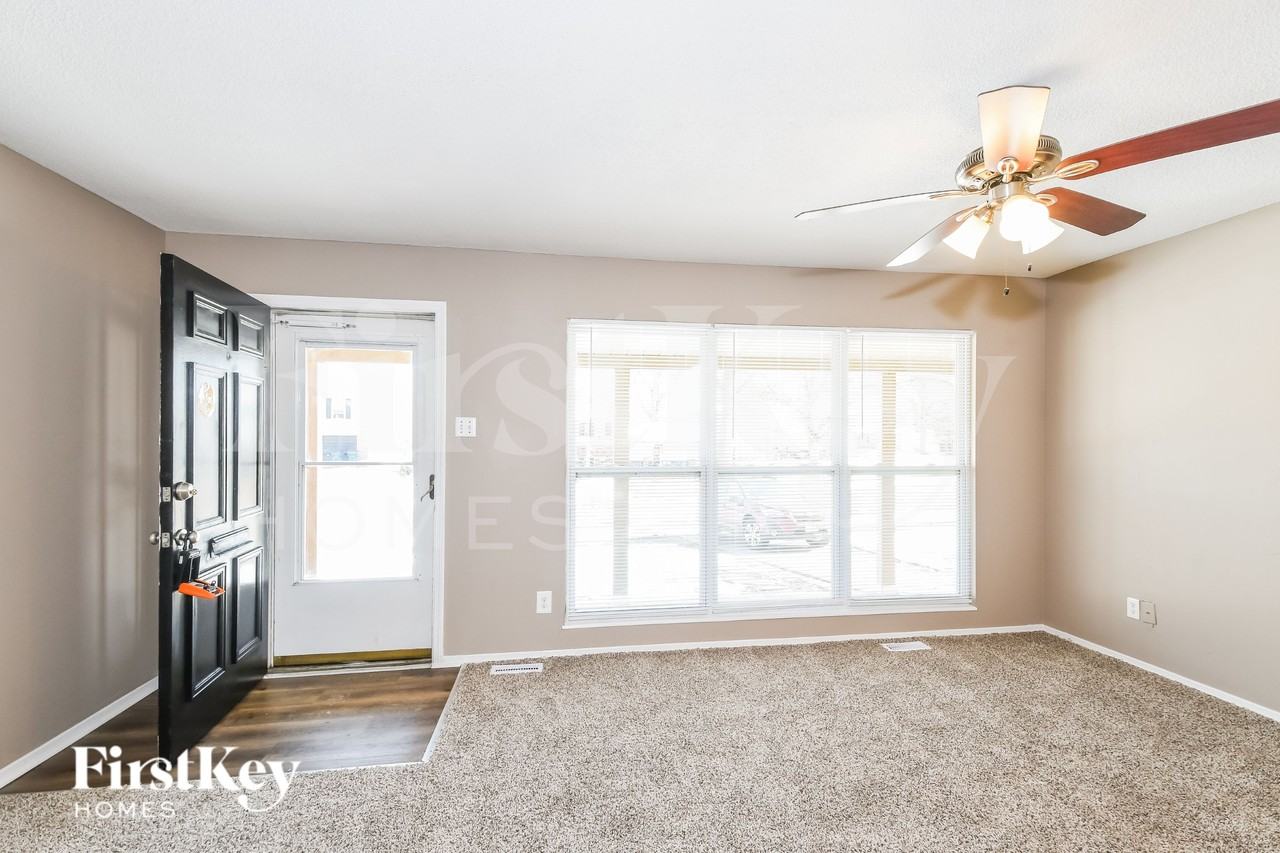 2335 Bramble Ln - Photo 4 of 19