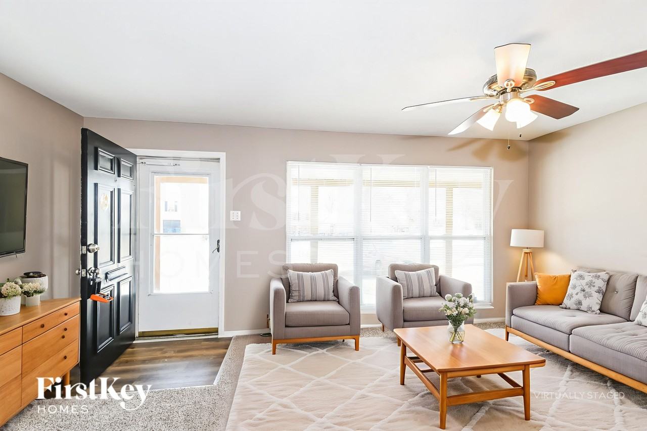 2335 Bramble Ln - Photo 5 of 19