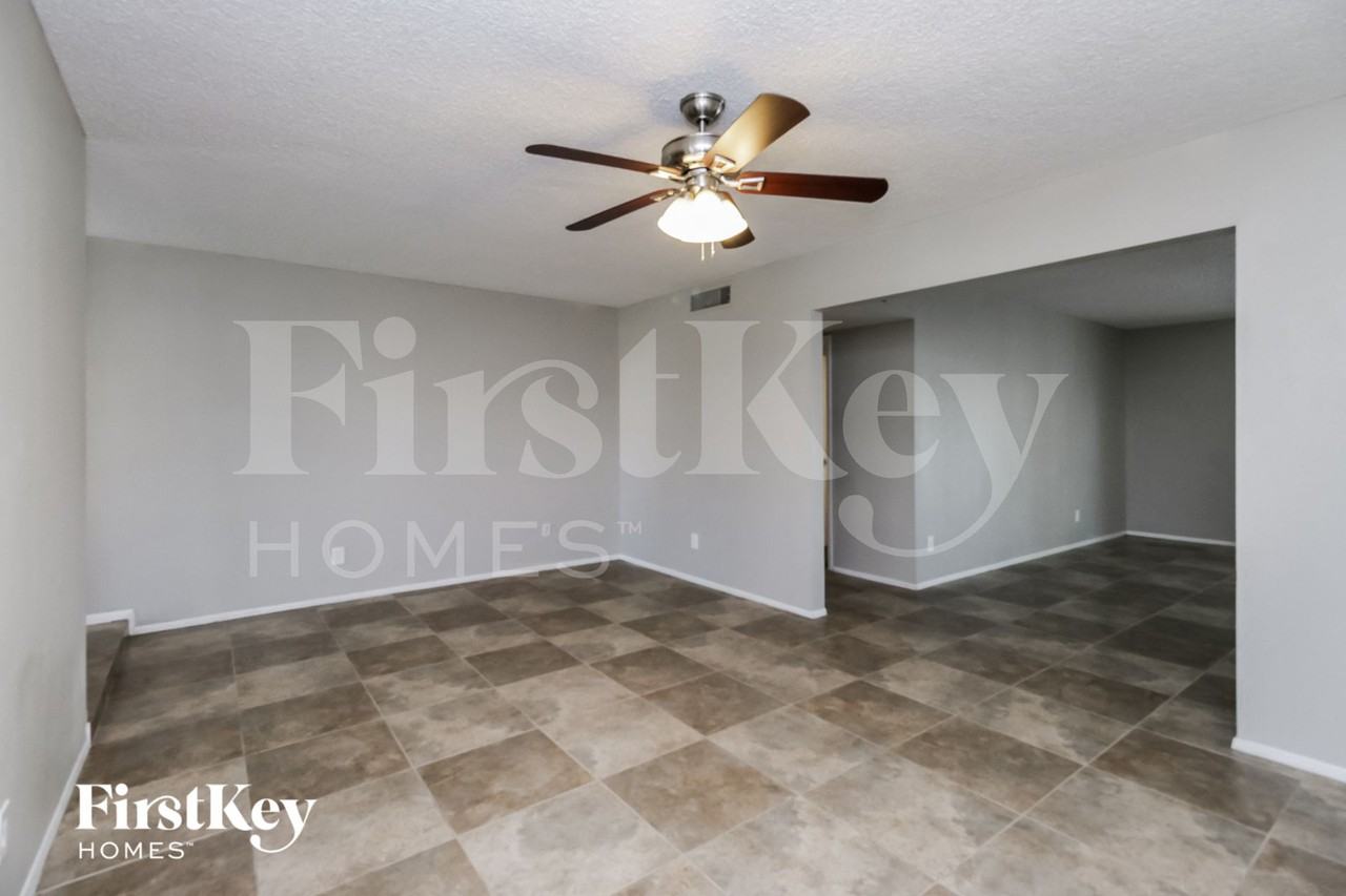 2331 East Alameda Drive - Photo 3 of 15