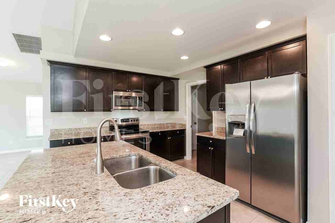 23 Nw 27th Ln - Photo 5 of 15