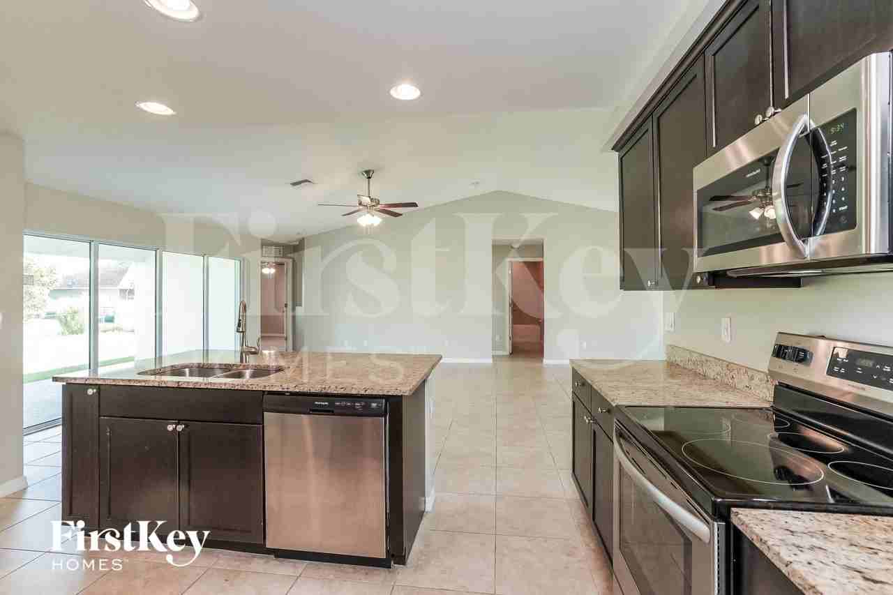 23 Nw 27th Ln - Photo 6 of 15