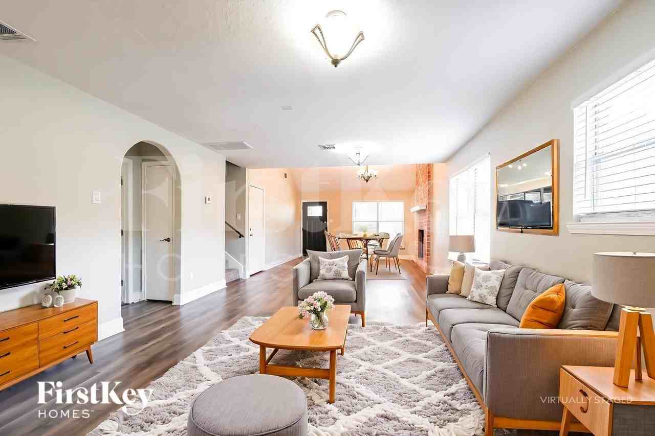 22826 Provincial Boulevard - Photo 4 of 19