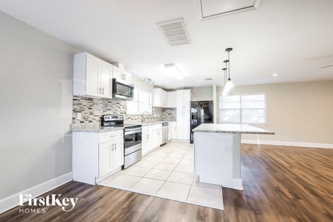 22826 Provincial Boulevard - Photo 6 of 19