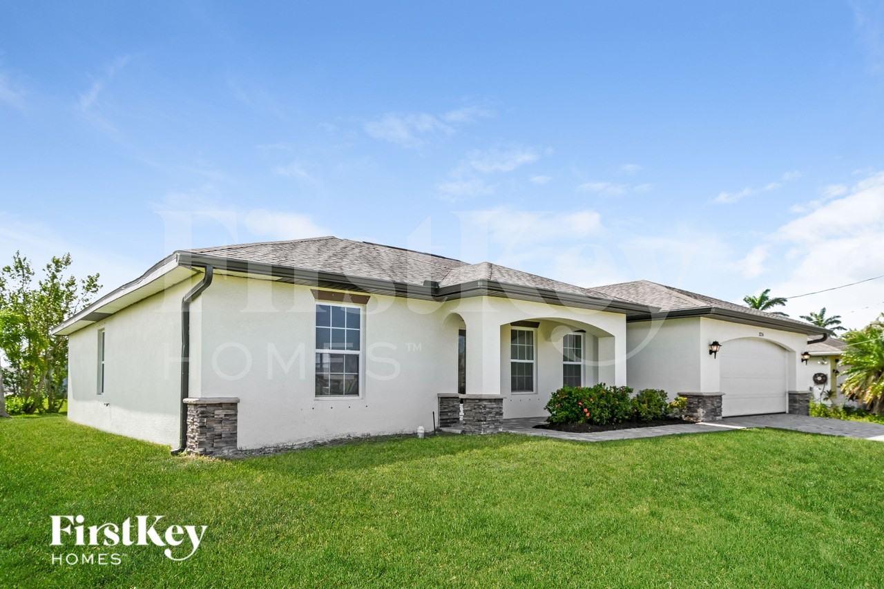 2224 Cape Coral Loop - Photo 2 of 16