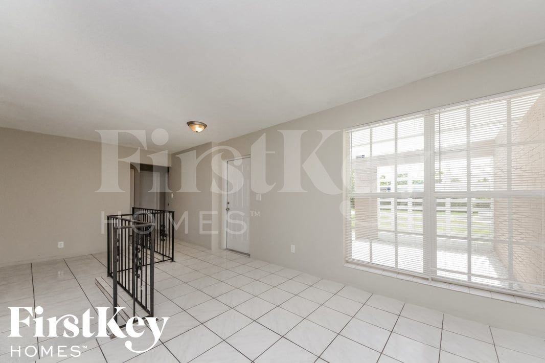 2220 Northwest 44th Avenue - Photo 2 of 15