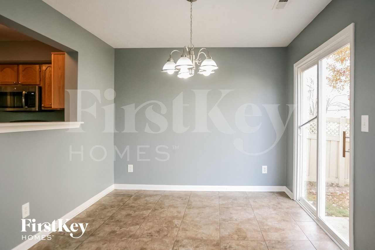 2210 Wynbrooke Blvd - Photo 4 of 15