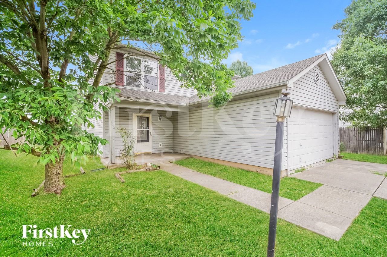 220 Woodstream Ct - Photo 2 of 16