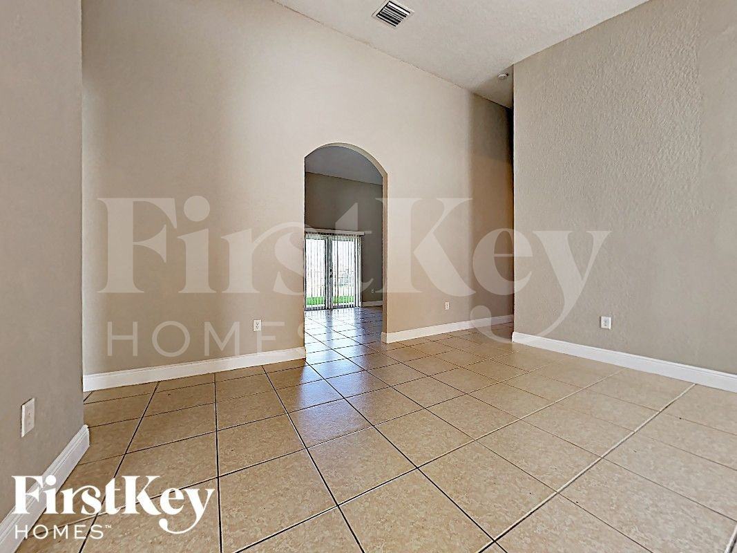 21986 Swplace - Photo 2 of 16