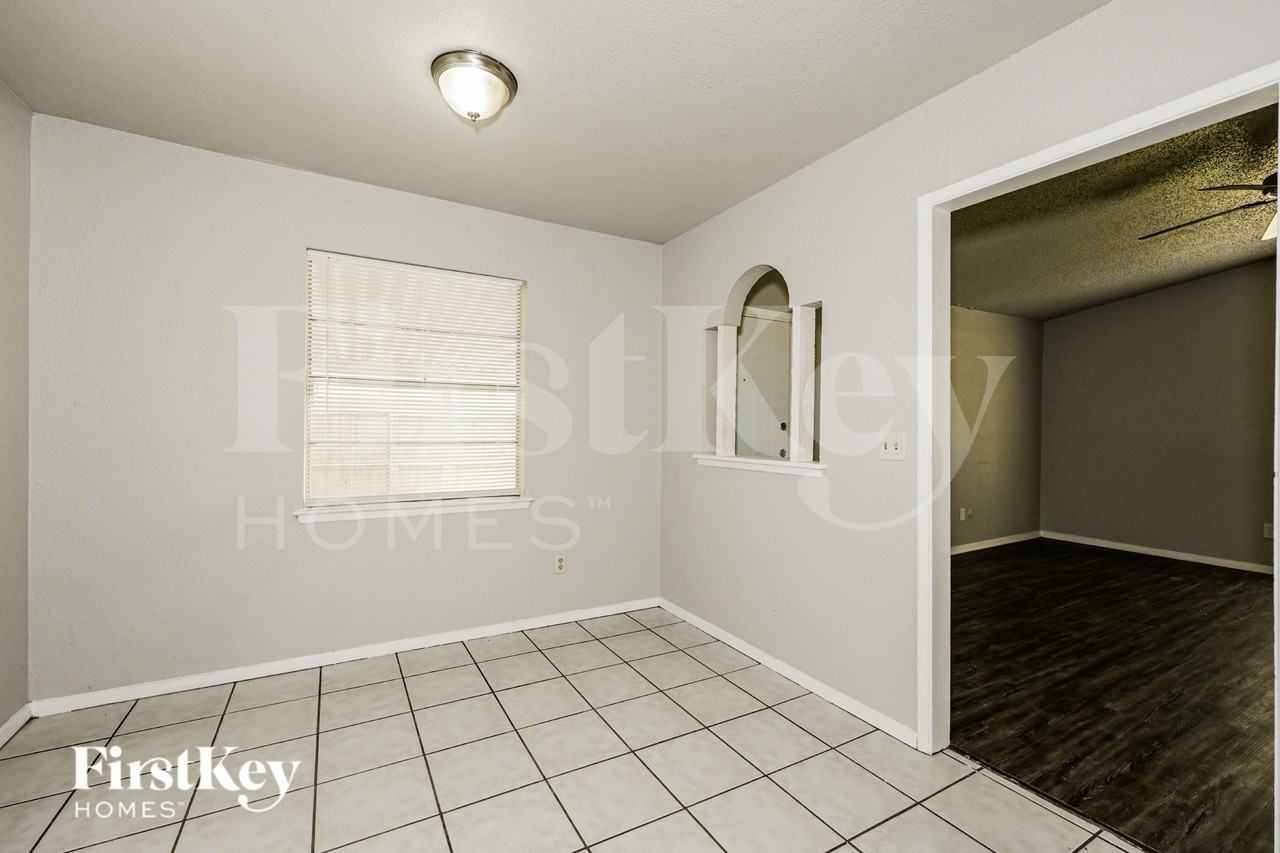 218 Long Shadow Ln - Photo 4 of 16