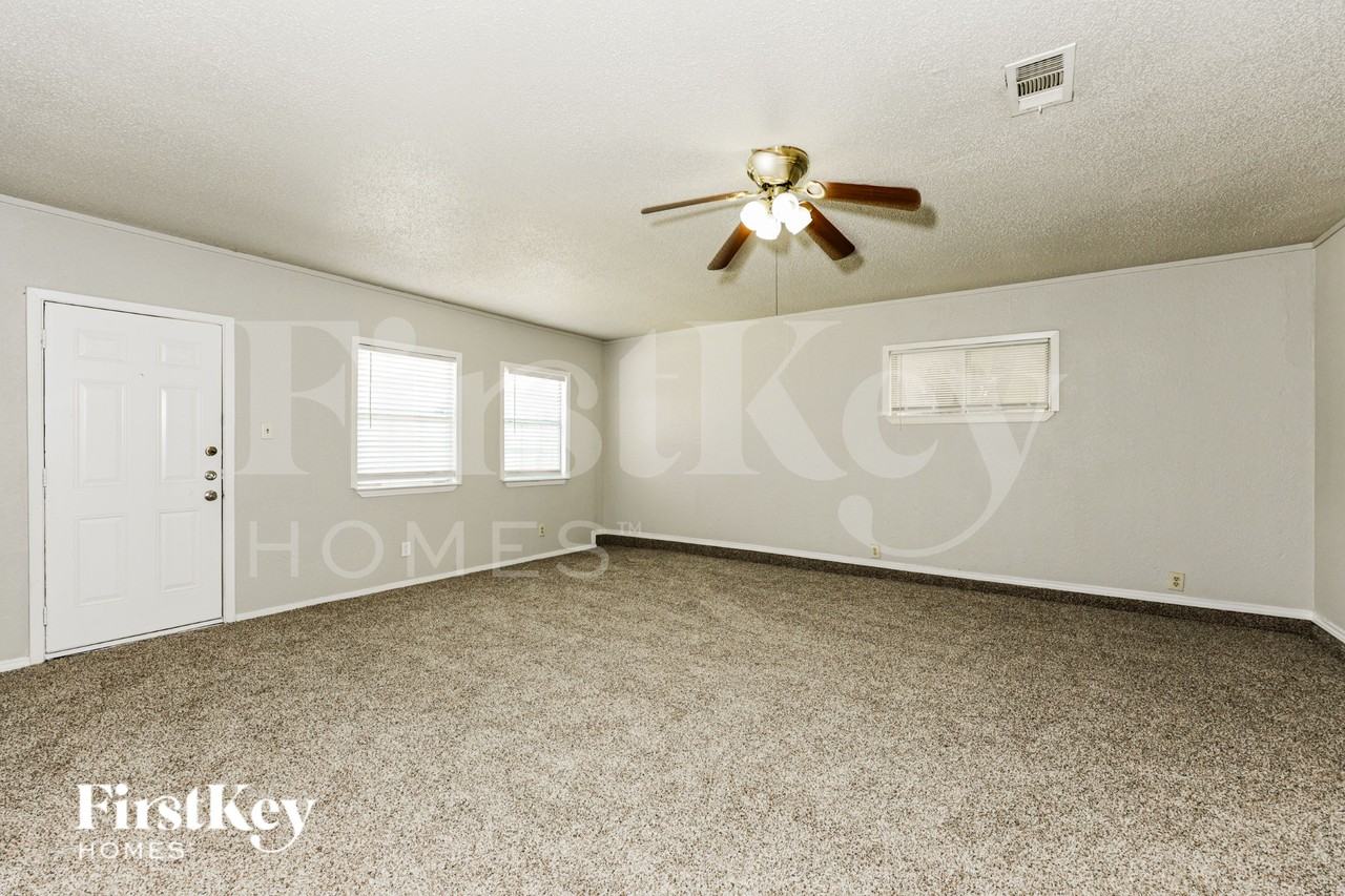 218 Long Shadow Ln - Photo 7 of 16