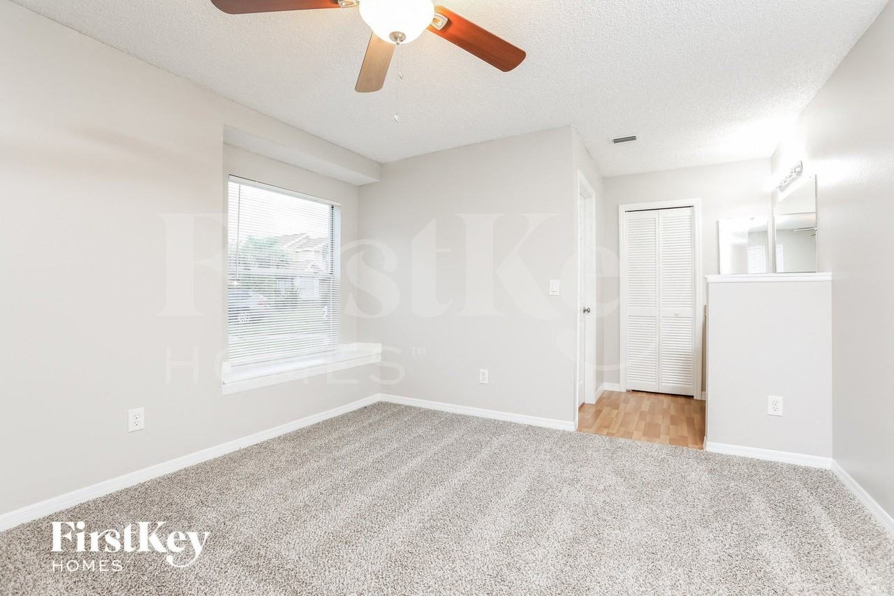 2144 Churchill Downs Cir - Photo 7 of 15