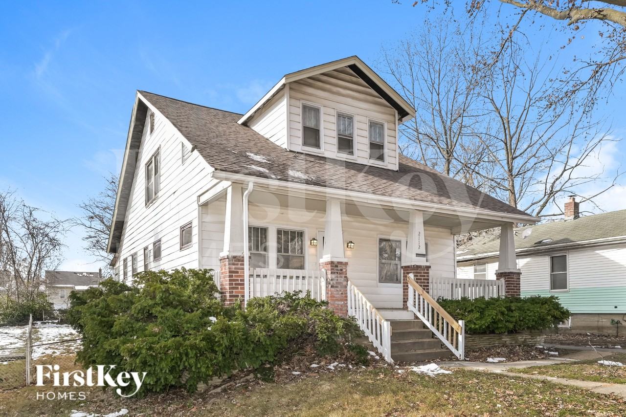 2112 Lexa Drive - Photo 2 of 19