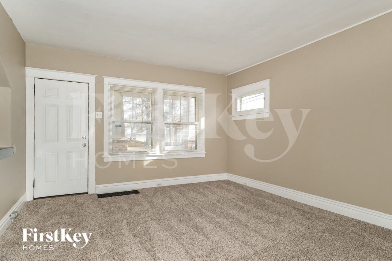 2112 Lexa Drive - Photo 3 of 19