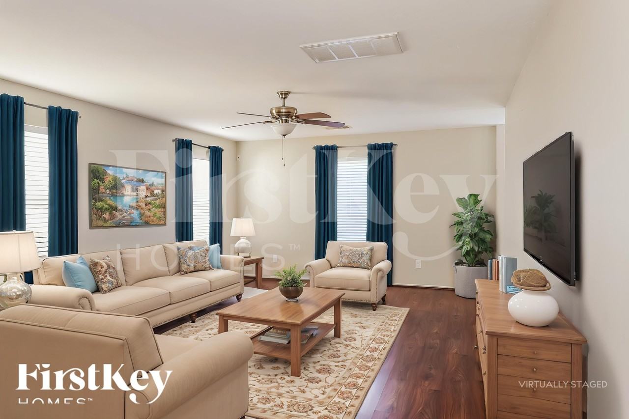 2110 Nichole Woods Dr - Photo 4 of 18