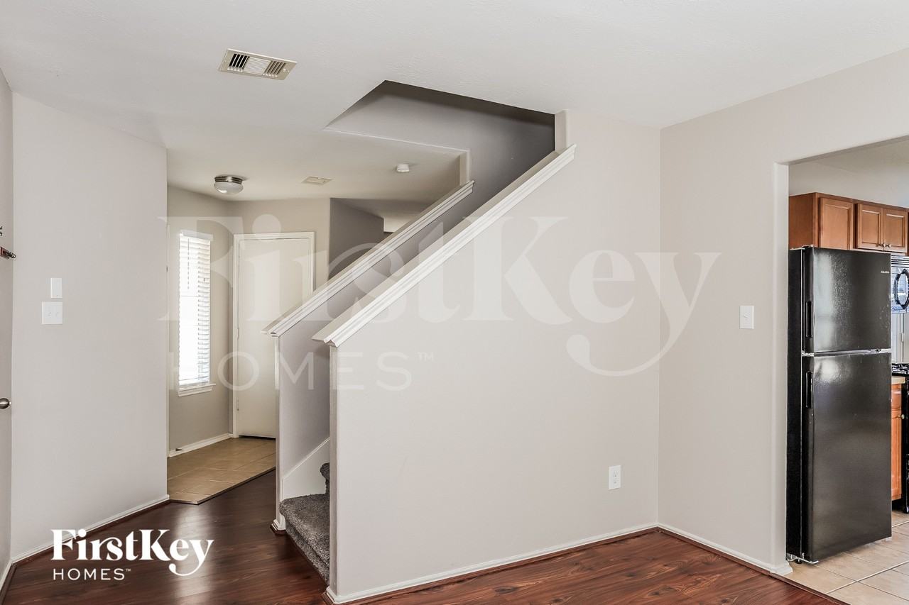 2110 Nichole Woods Dr - Photo 7 of 18