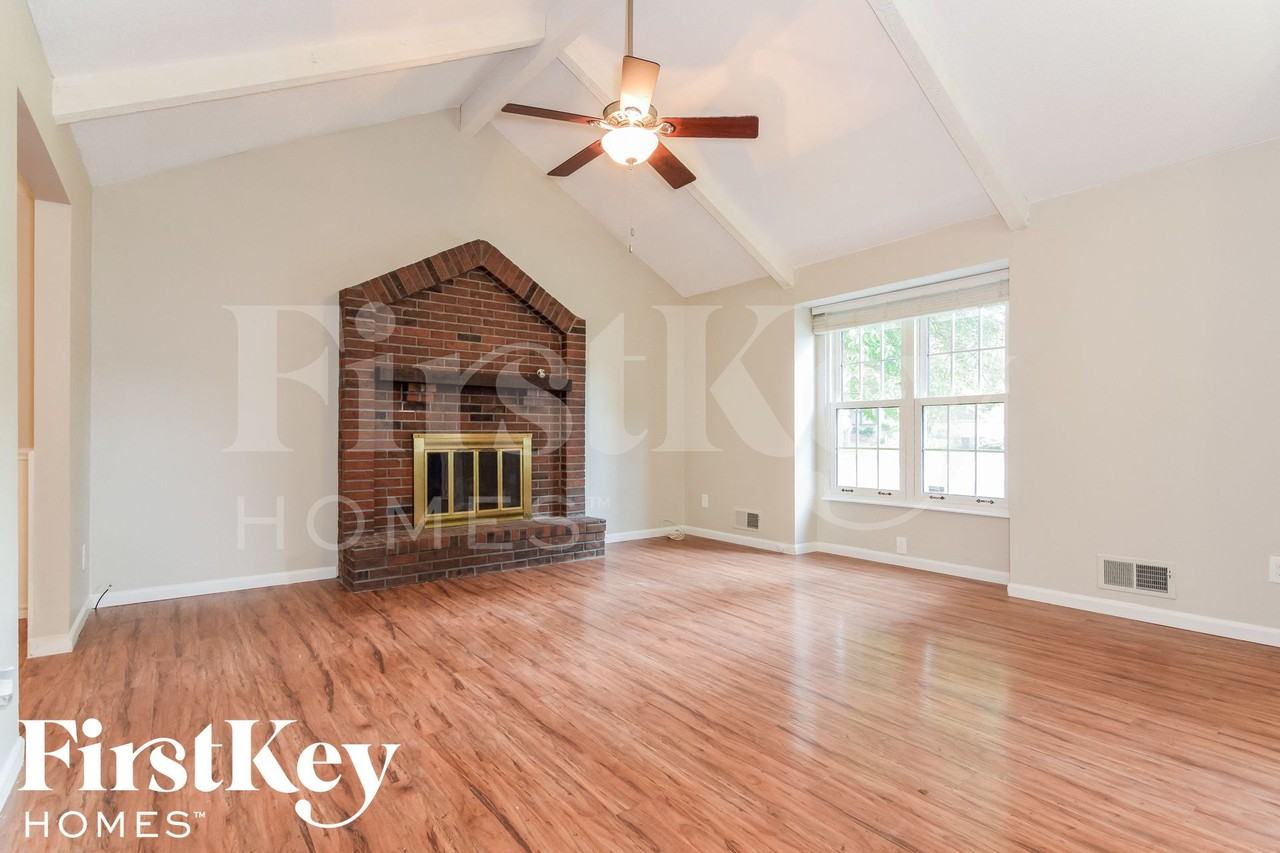 211 North Cleveland Avenue - Photo 3 of 15