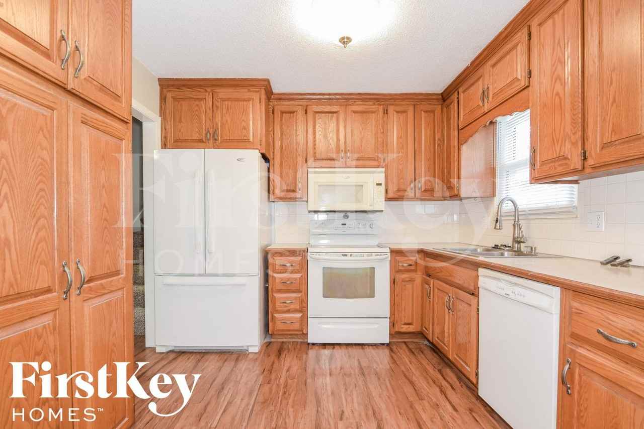 211 North Cleveland Avenue - Photo 6 of 15