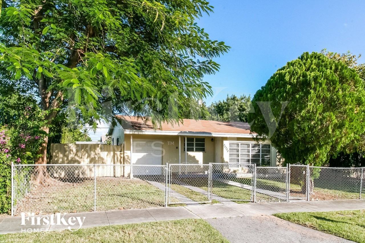 20705 Coral Sea Rd - Photo 2 of 15