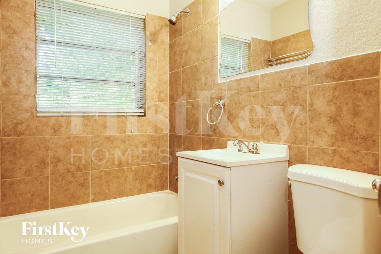 20705 Coral Sea Rd - Photo 7 of 15