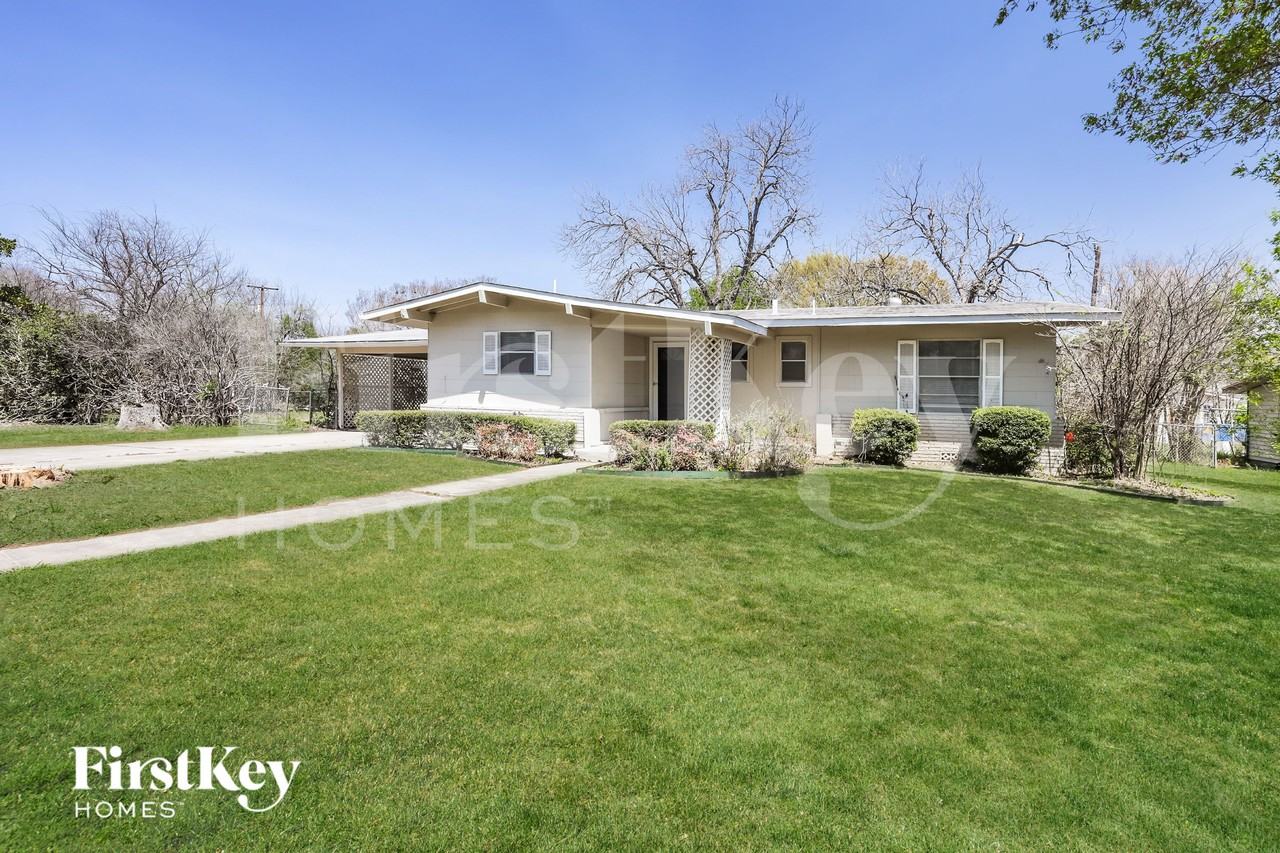 202 Winn Ave - Photo 2 of 15