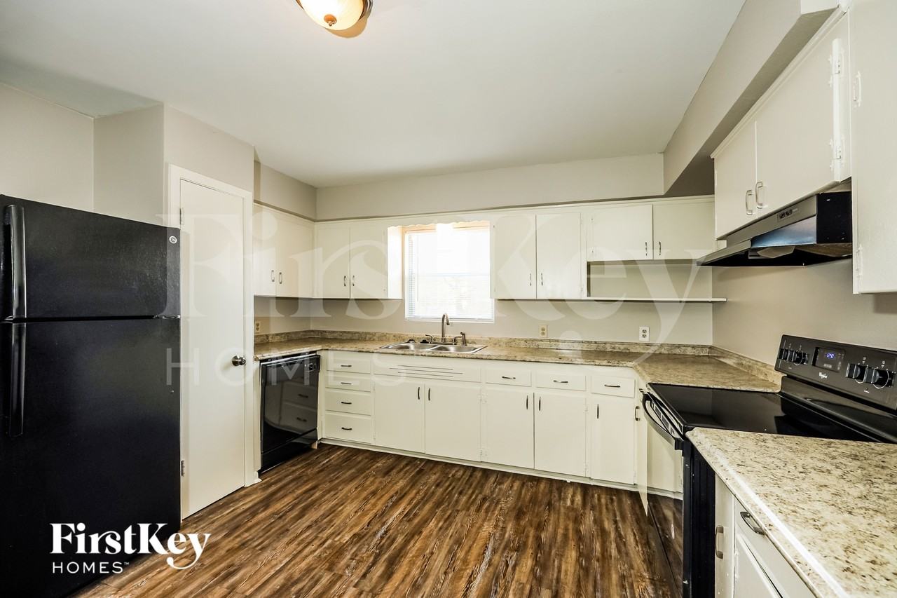 202 Winn Ave - Photo 6 of 15