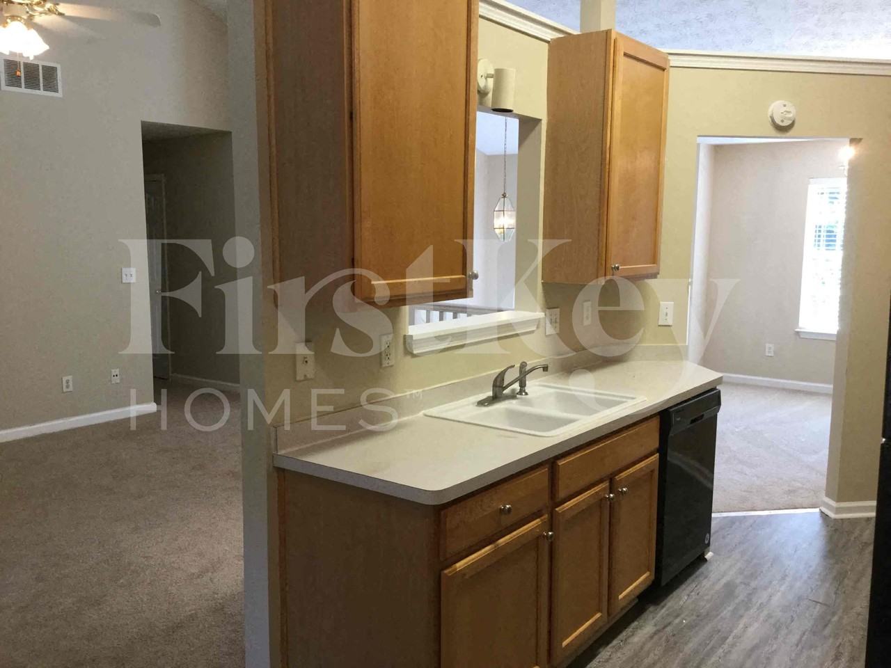 200 Fairview Chase - Photo 4 of 16