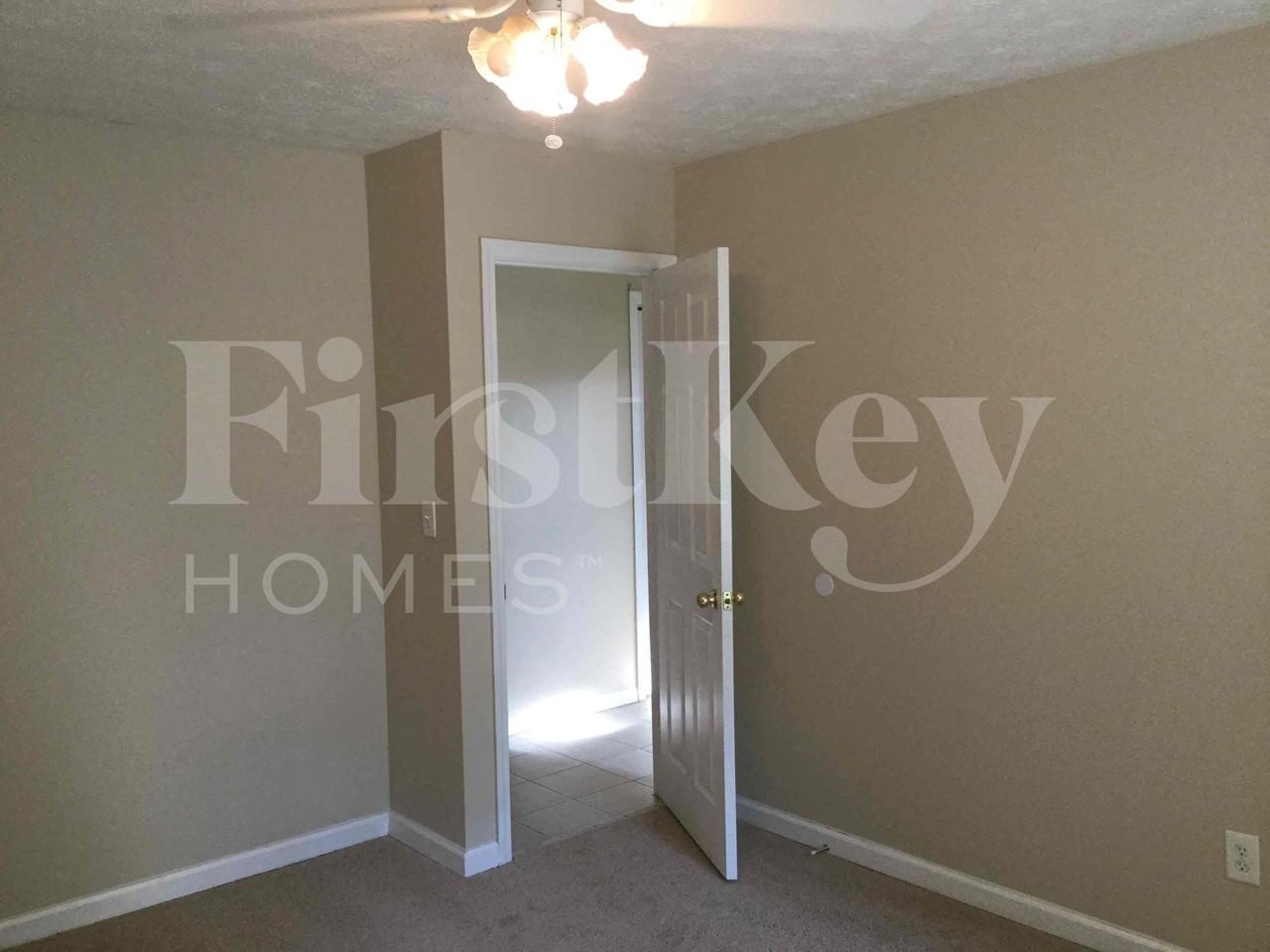 200 Fairview Chase - Photo 6 of 16