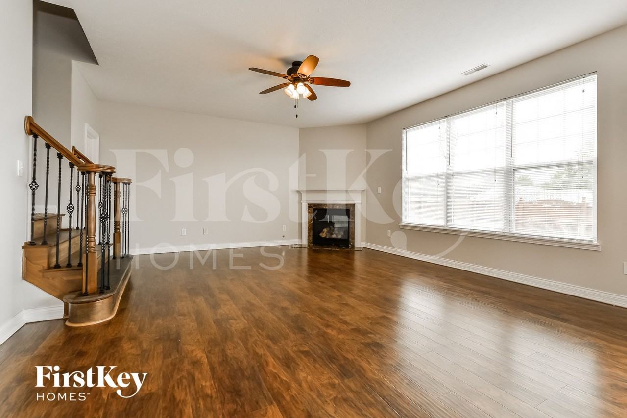 1983 Collingwood Dr - Photo 3 of 15