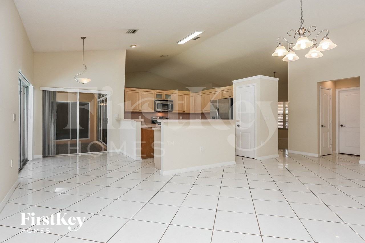 19340 Nwstreet - Photo 7 of 15