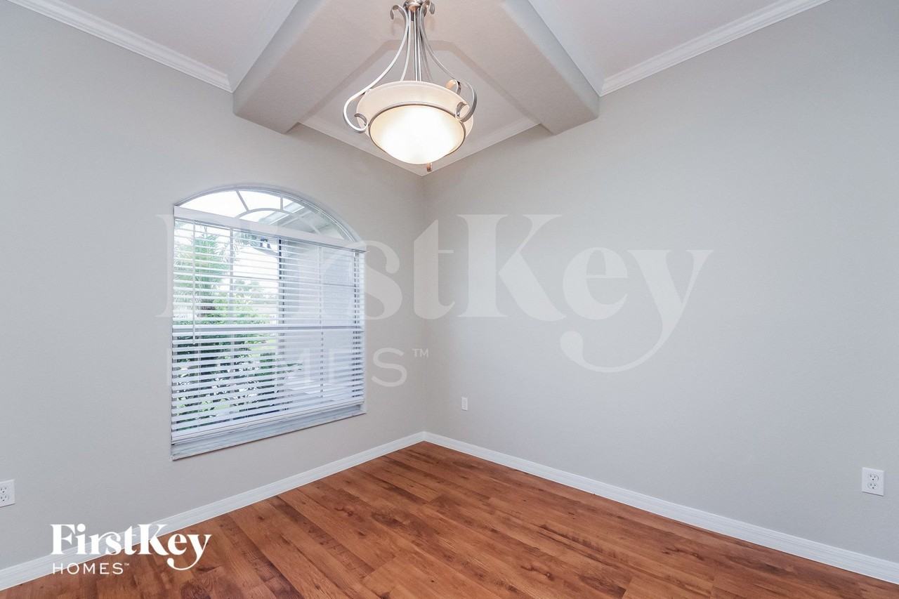 1902 Fairway Loop - Photo 3 of 15