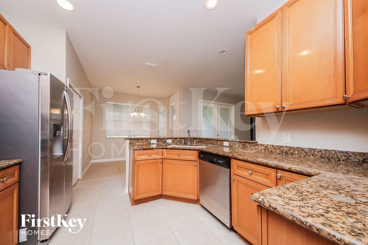 1902 Fairway Loop - Photo 5 of 15