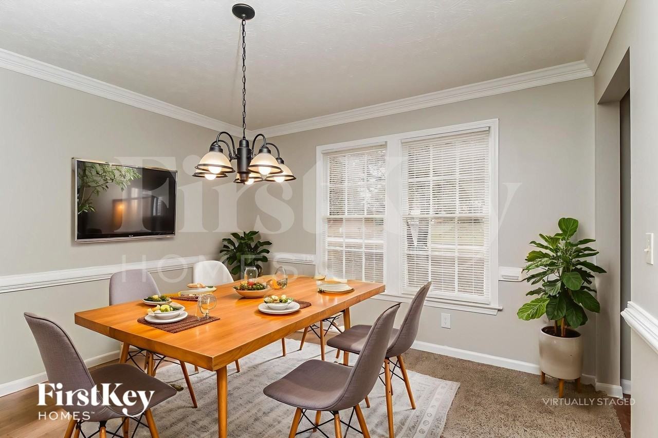 1877 Wedgewood Dr - Photo 6 of 19