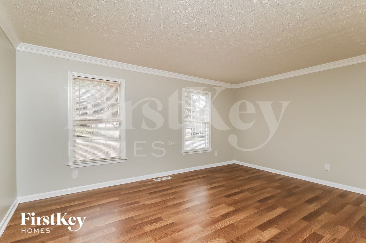 1877 Wedgewood Dr - Photo 7 of 19