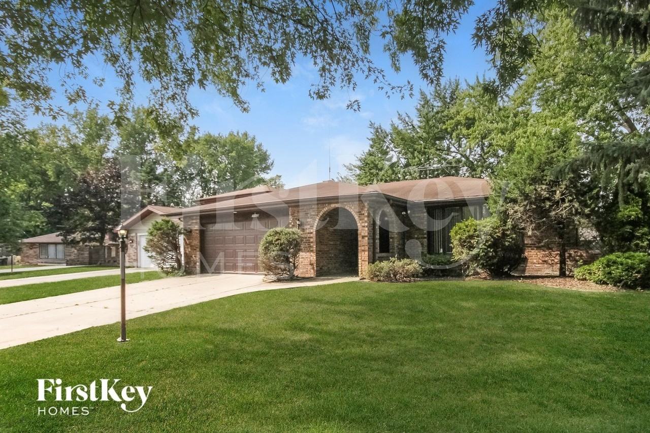 18428 Lange Street - Photo 2 of 16