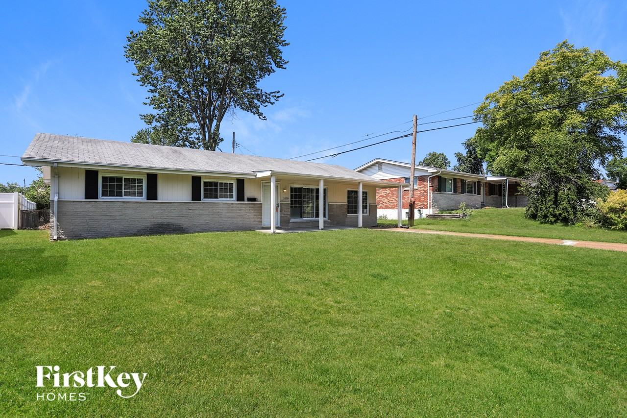 1830 Jenkee Ave - Photo 2 of 16