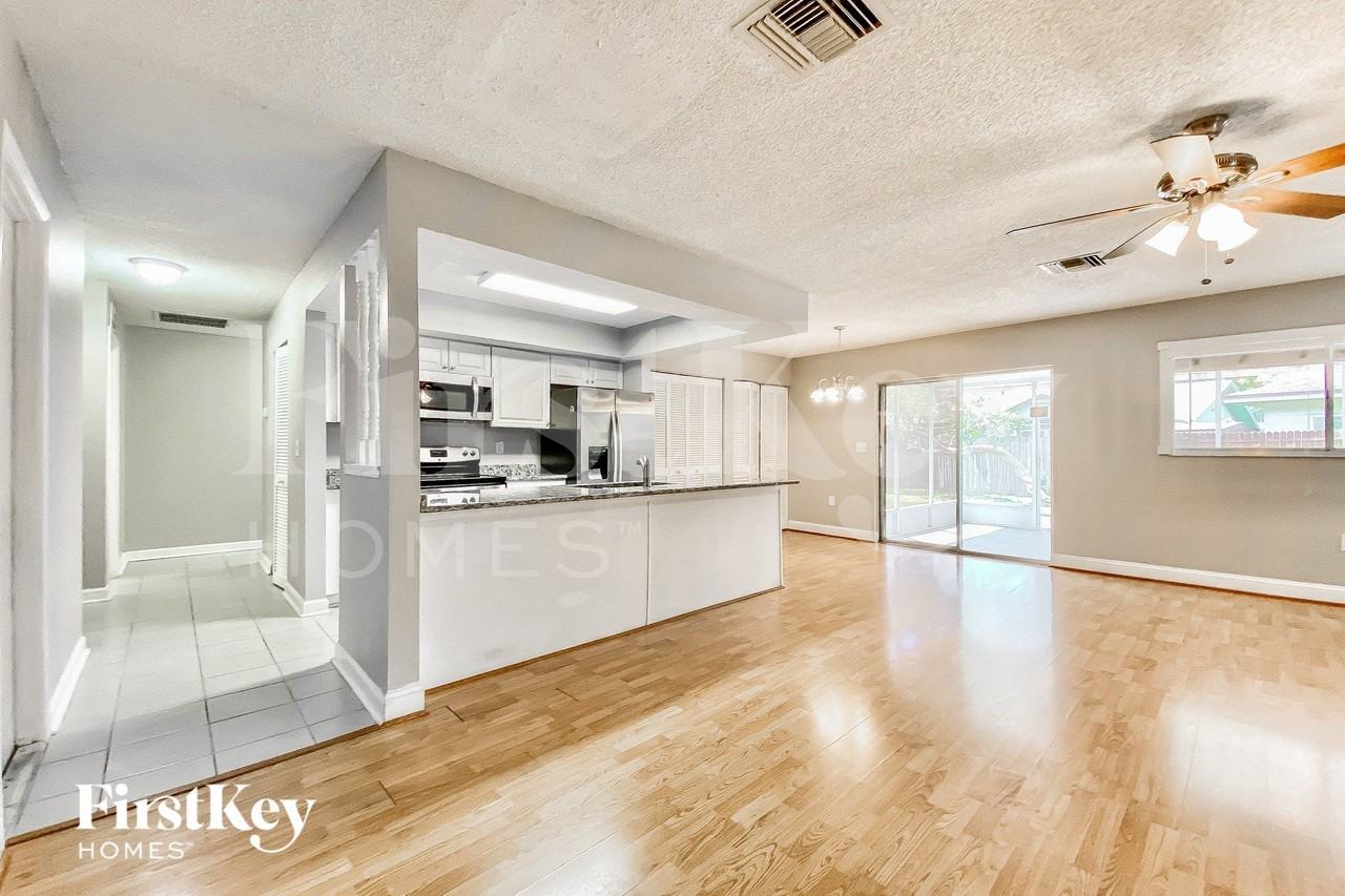 1794 E Groveleaf Ave - Photo 3 of 16