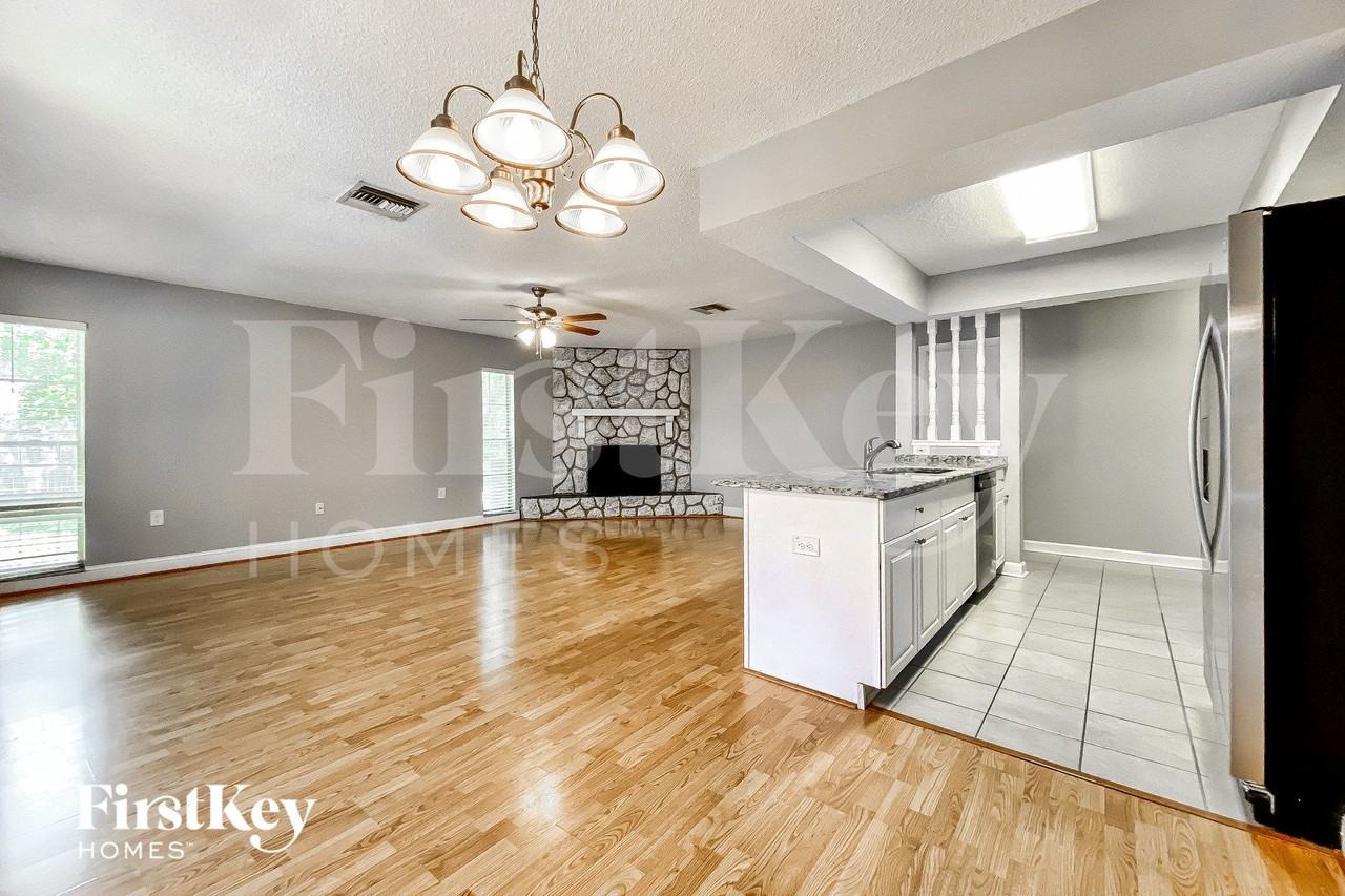1794 E Groveleaf Ave - Photo 4 of 16