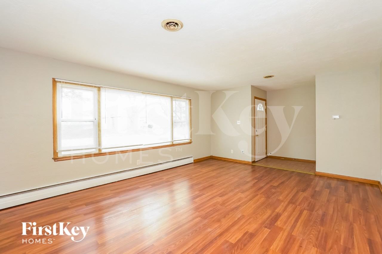17922 Rose St - Photo 2 of 16