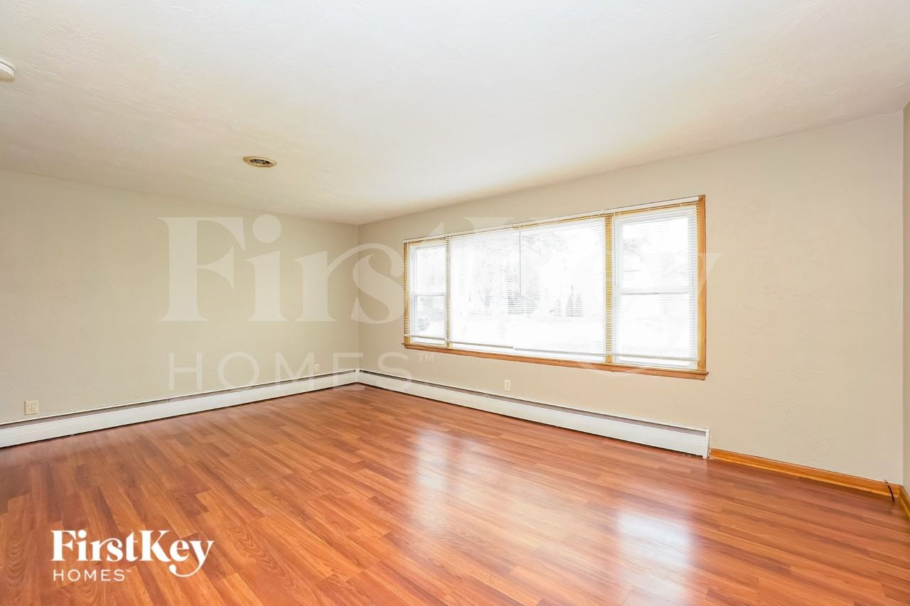 17922 Rose St - Photo 3 of 16