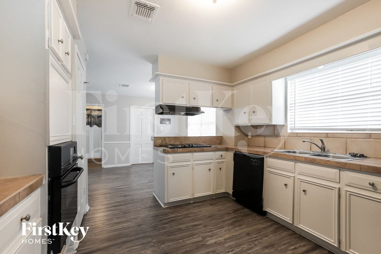 17415 Rustic Pine Trl - Photo 7 of 15