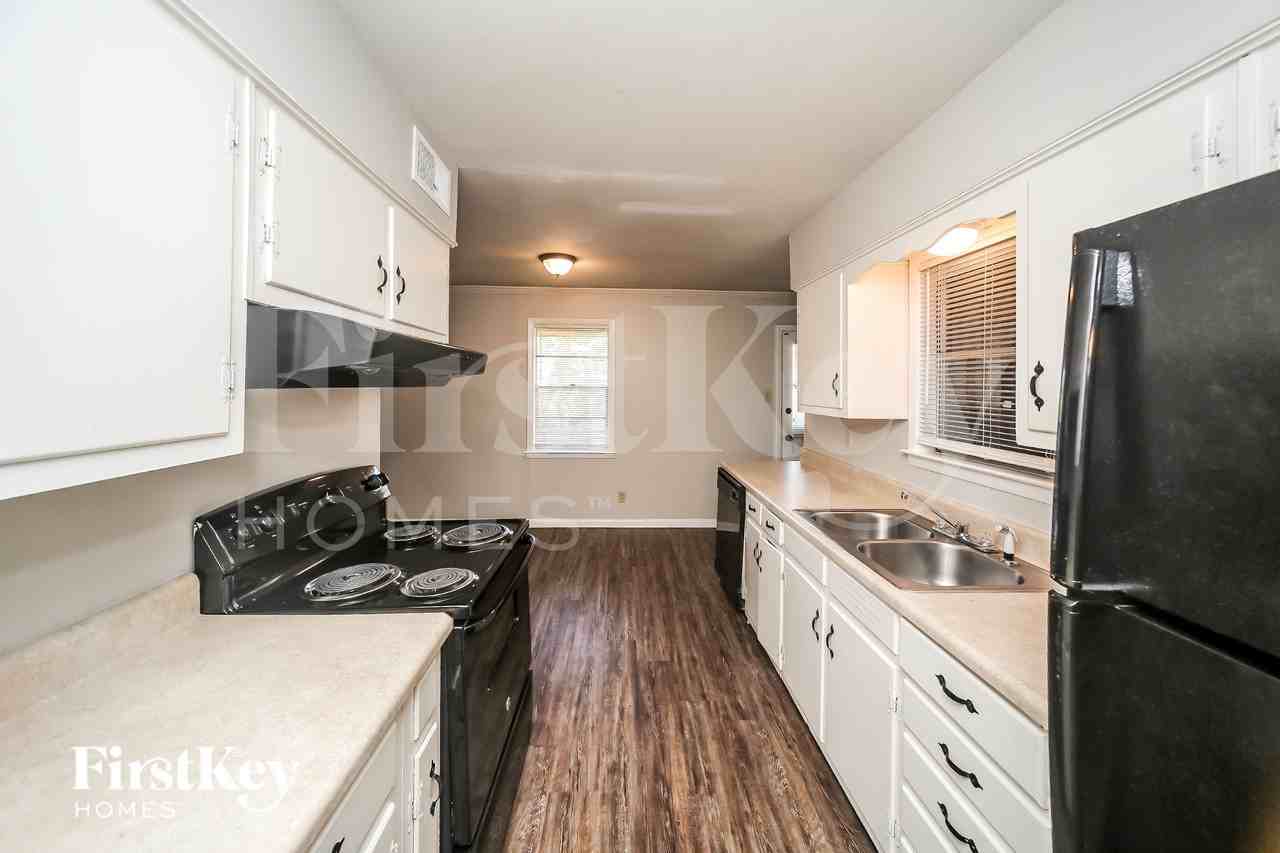 1736 Borden Dr - Photo 7 of 15