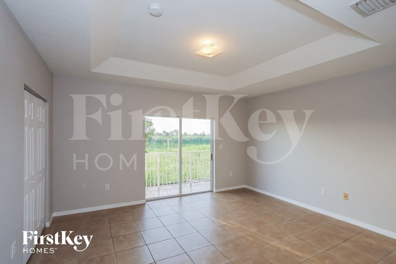 17166 Swcourt - Photo 3 of 15