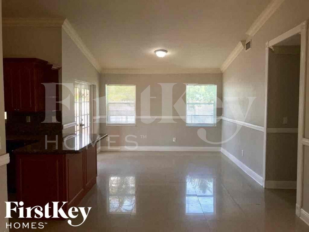 17023 Swplace - Photo 4 of 18