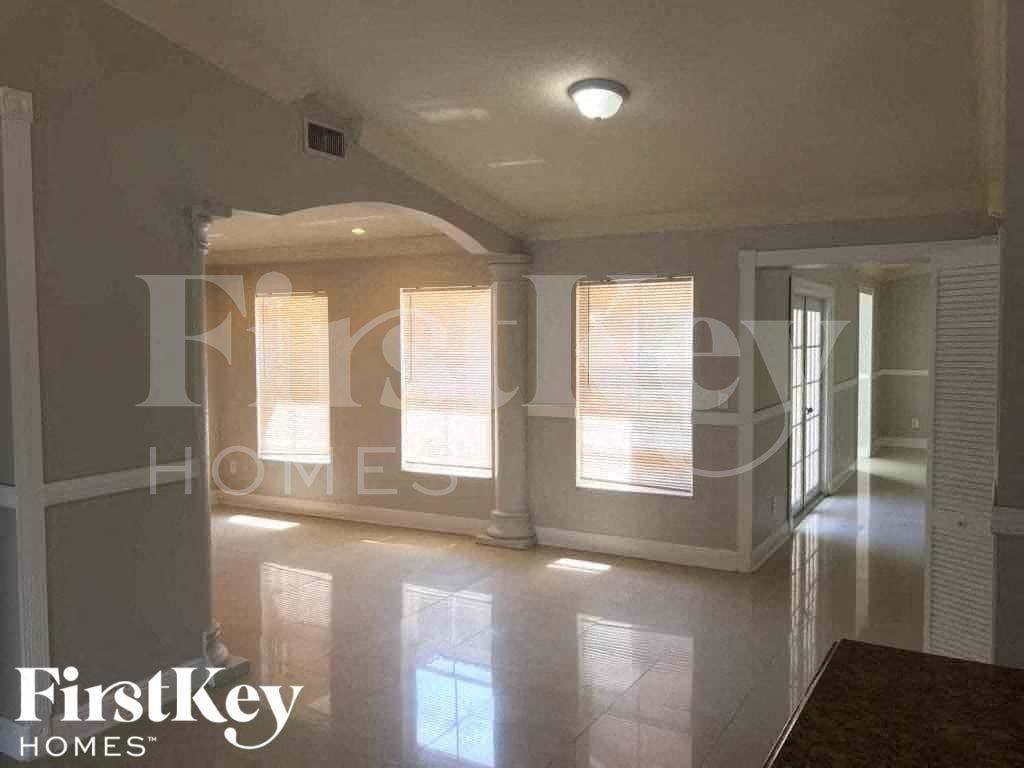 17023 Swplace - Photo 6 of 18