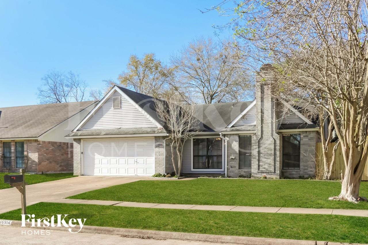 16914 Kilwinning Drive - Photo 2 of 15