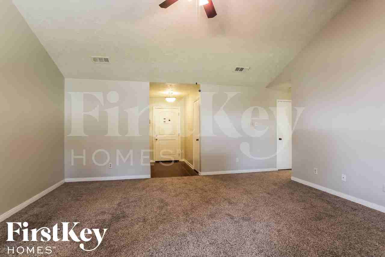 16710 Lonesome Quail Drive - Photo 4 of 15