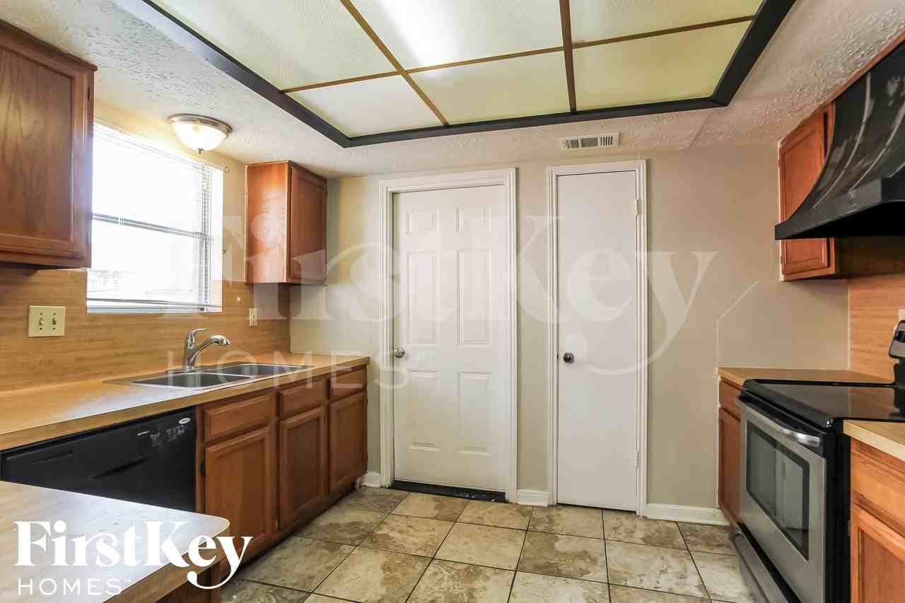 16710 Lonesome Quail Drive - Photo 6 of 15