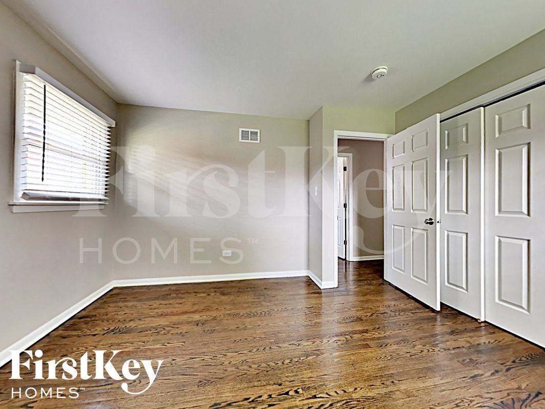 16322 Kenwood Ave - Photo 6 of 16