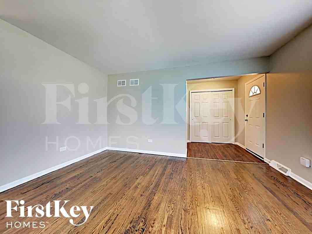 16322 Kenwood Ave - Photo 7 of 16